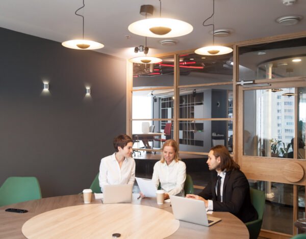Why Corporate Offices Trust Experienced Interior Contractors for Large Projects